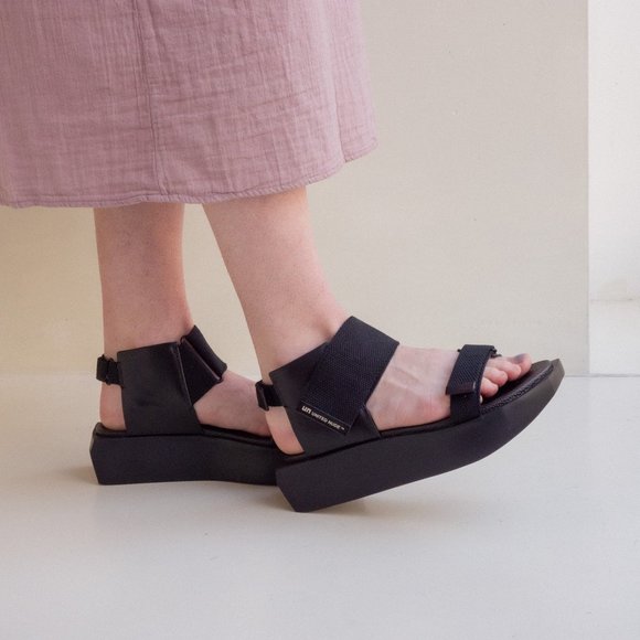 ★送料・関税込★UNITED NUDE★WA LO STRAP SANDAL★韓国発★ United Nude | Shoes | United Nude Wa Lo | Poshmark